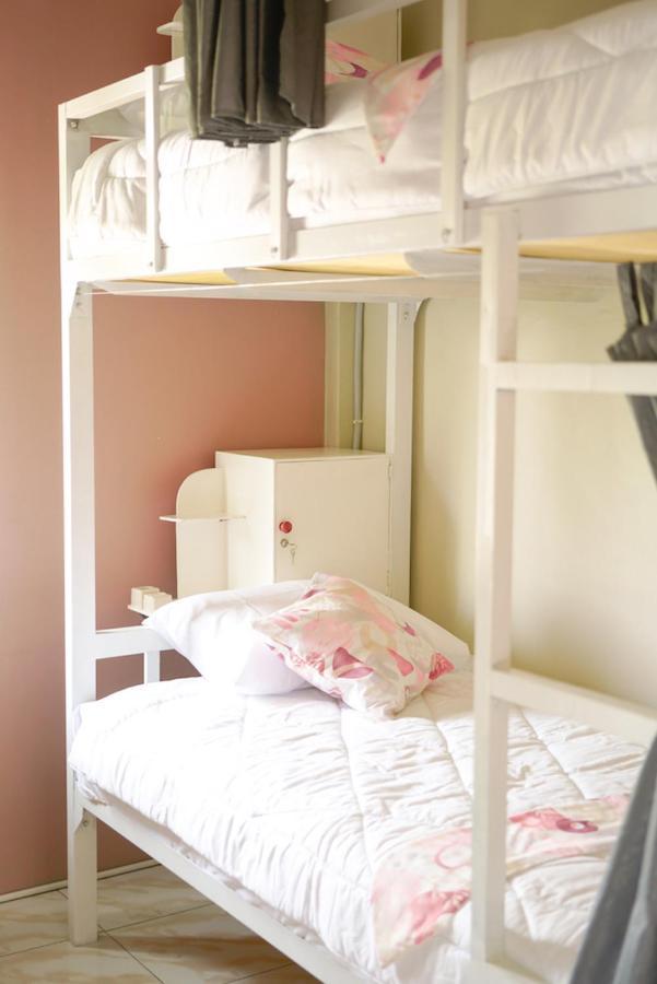 纳闽巴霍 Bajo Bunkhouse旅舍 外观 照片